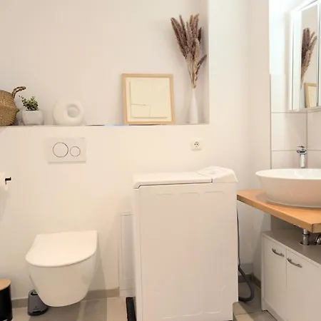 Neu! Muenchner Oase Mit Zwei Terassen Apartment Munich